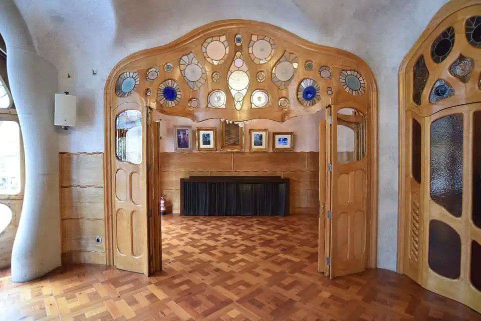 最高のガウディ・ツアー バルセロナ2024