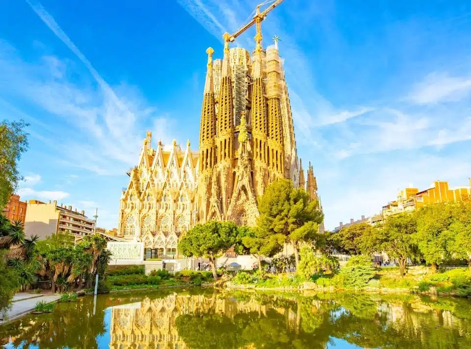 サグラダ・ファミリアを巡る：チケット、ツアー、おすすめ情報